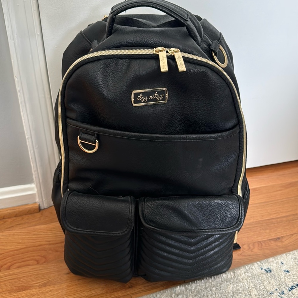 Black Itzy Ritzy Large Boss Plus diaper bag backpack - EUC